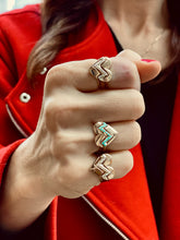 Load image into Gallery viewer, Heart Throb Gold Ring